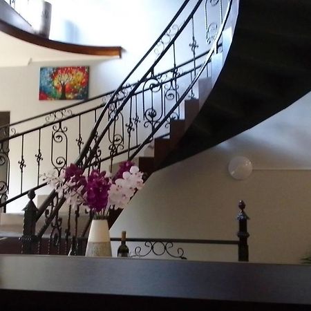 Telav Holl Hotel เทลาวี ภายนอก รูปภาพ