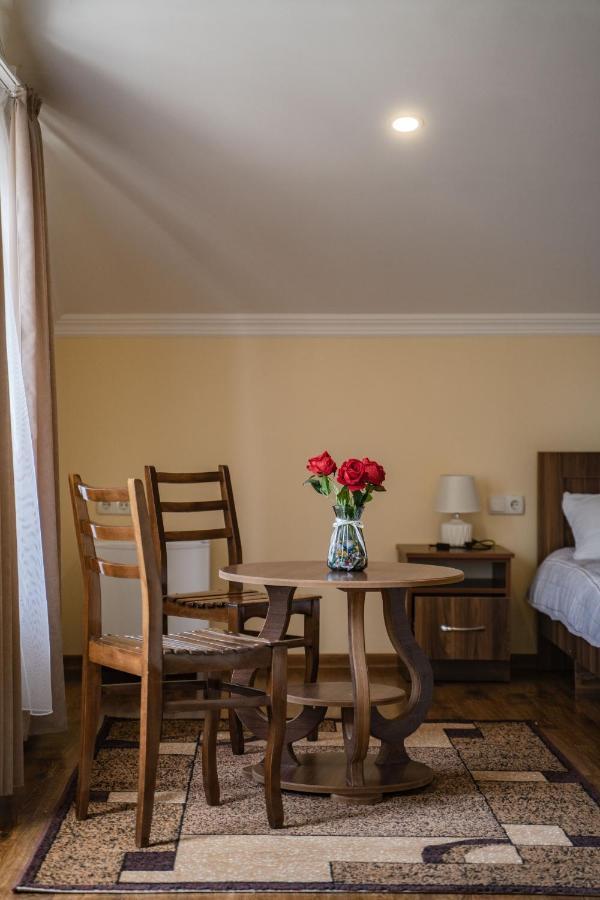 Telav Holl Hotel เทลาวี ภายนอก รูปภาพ